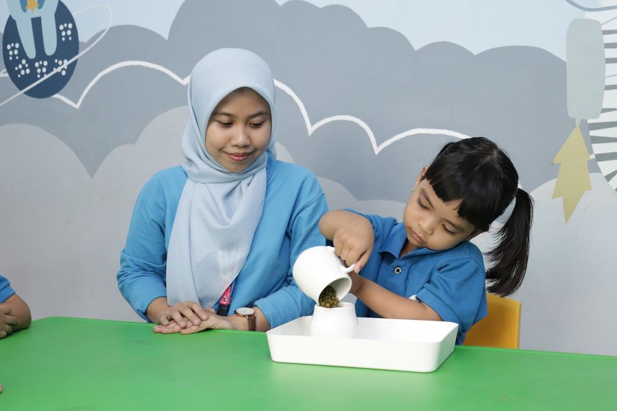 Kegiatan Sensory Class